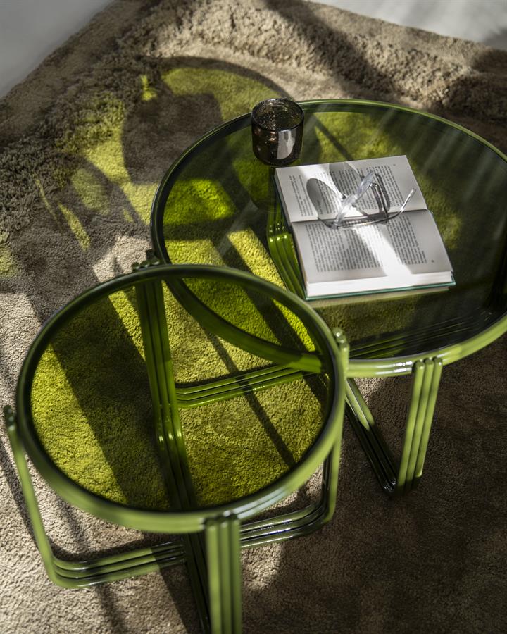 Bijzettafel Groovy groen ijzer, bovenaanzicht in een interieur