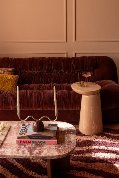 Bijzettafel Muse roze ijzer, vooraanzicht in een interieur