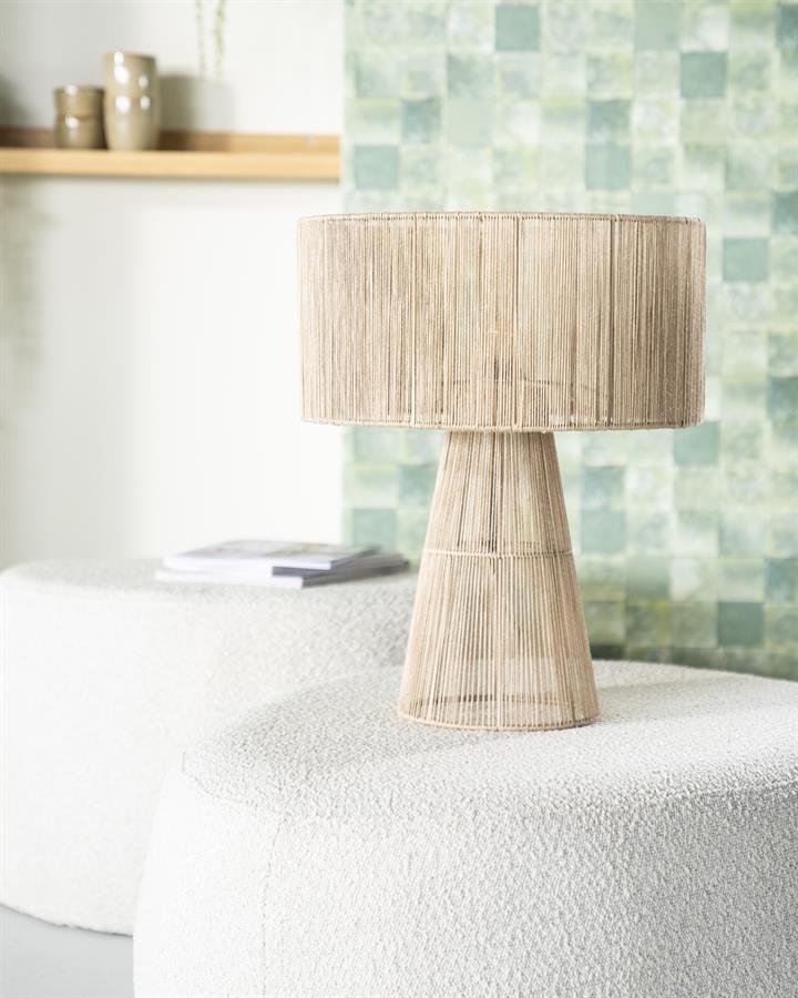Tafellamp Oshu naturel jute, vooraanzicht in een interieur
