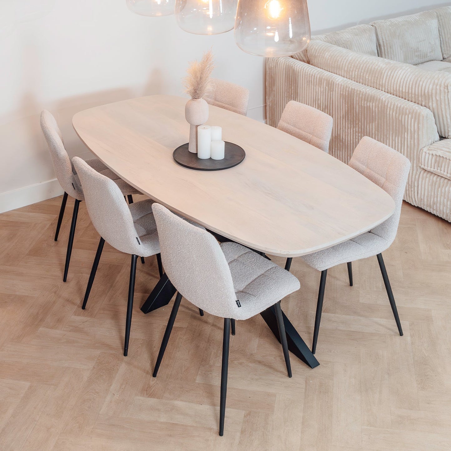 Eettafel Floor | Deens Ovaal | Magazijn leegverkoop