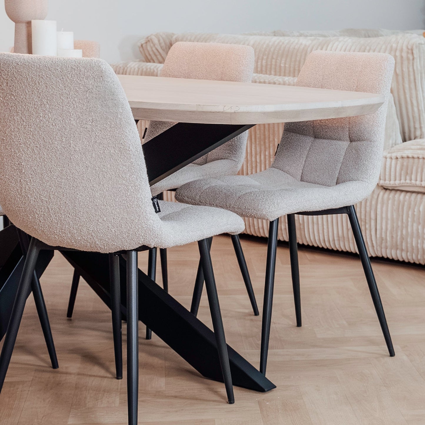 Eettafel Floor | Deens Ovaal | Magazijn leegverkoop
