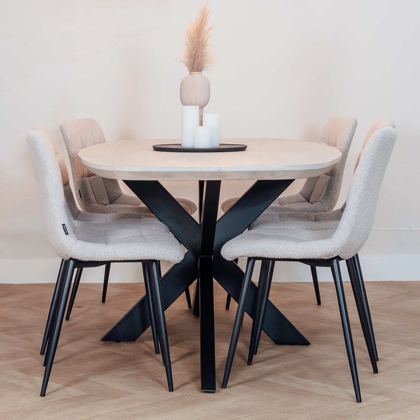 Eettafel Floor | Deens Ovaal | Magazijn leegverkoop