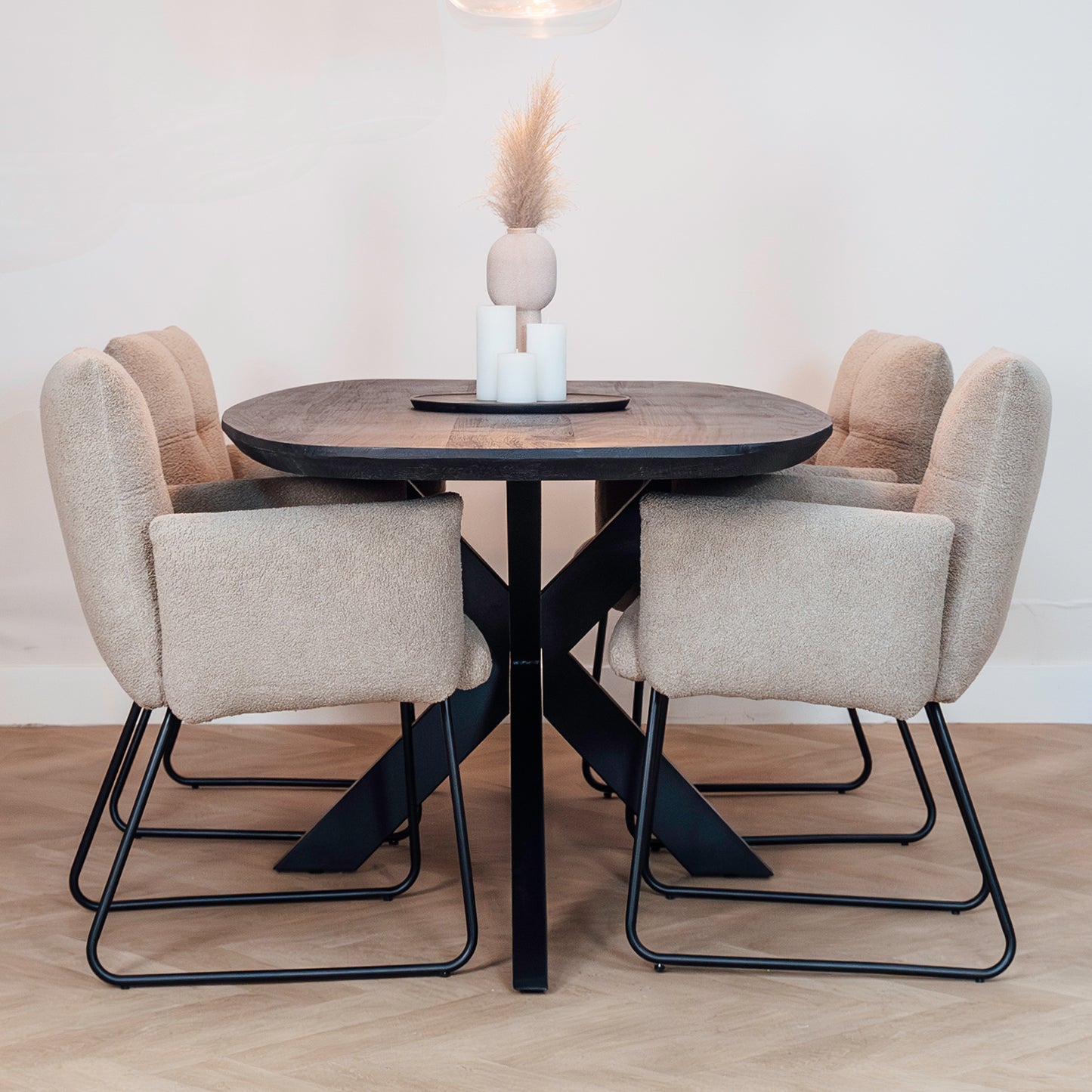 Eettafel Floor | Deens Ovaal | Zwart