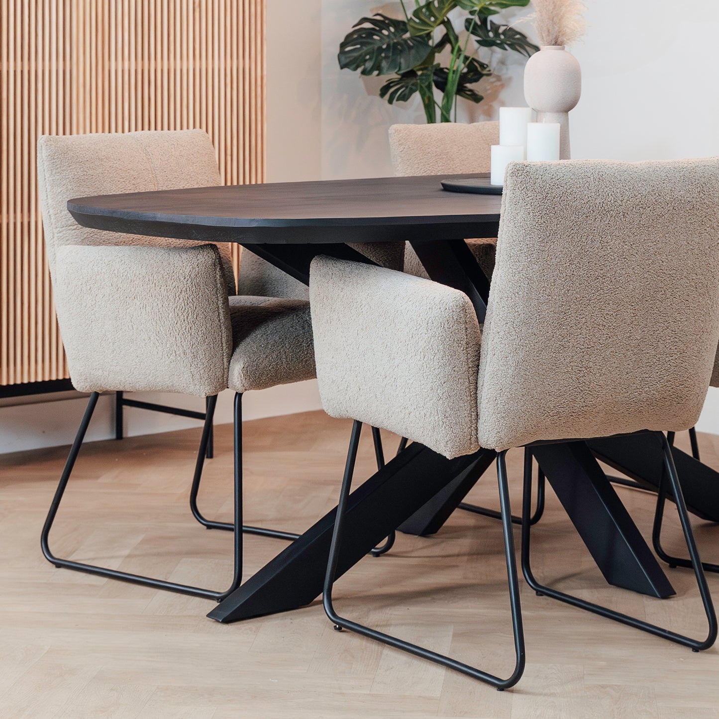 Eettafel Floor | Deens Ovaal | Zwart