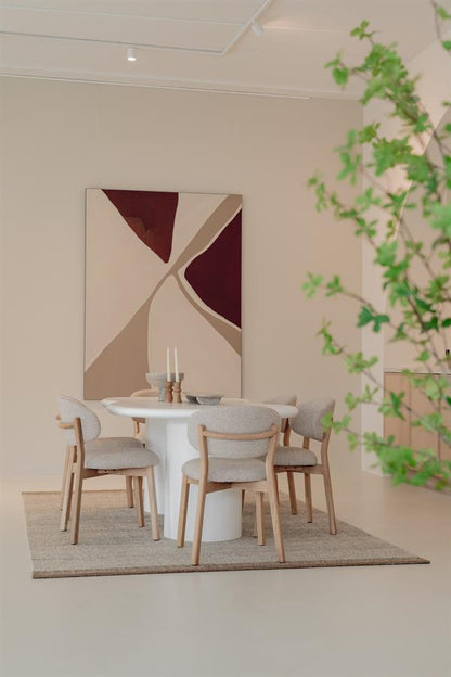 Eetkamerstoel Mikky | Taupe Stof | Houten Poten — Algemene Sfeerfoto
