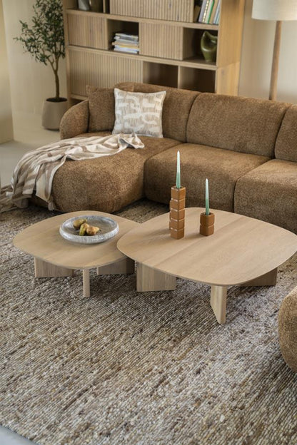 Salontafel Stef naturel eikenhout vierkant in een interieur