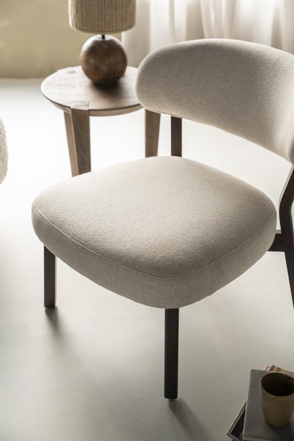 Fauteuil Mikky | Taupe Stof | Bruin Eikenhout — Zijaanzicht - witfoto