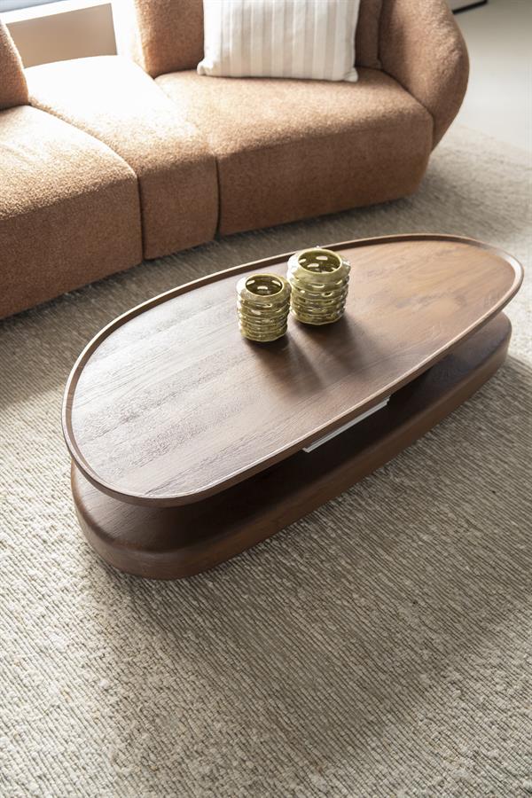 Salontafel Nino bruin mangohout, bovenaanzicht in een interieur