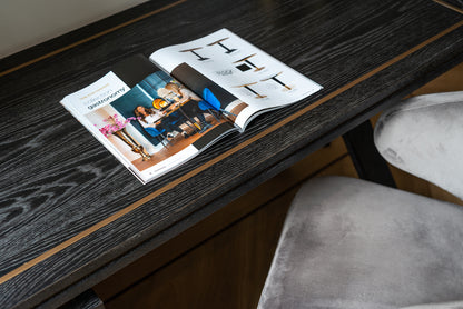 Bureau Hunter zwart eikenhout, detail van het materiaal