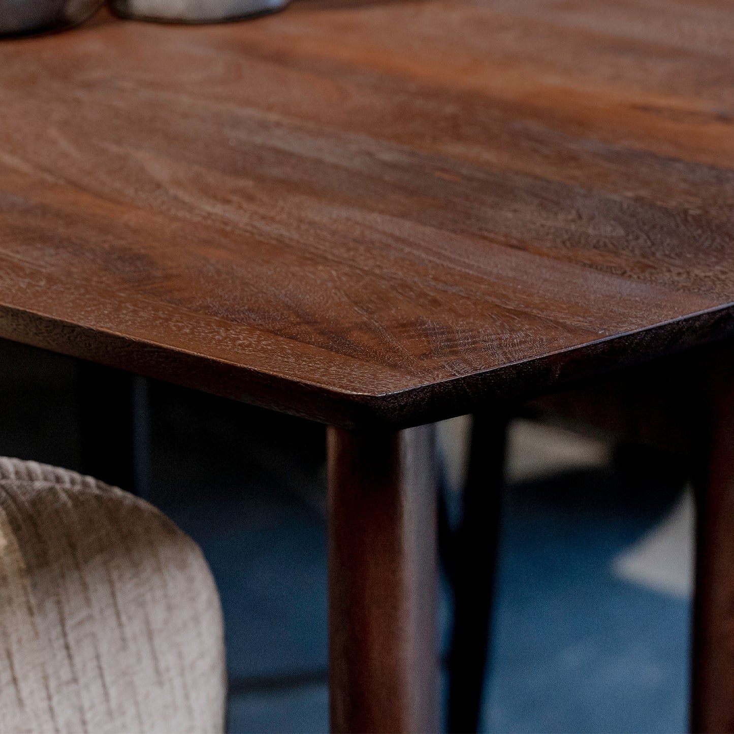 Eettafel Liber | Bruin Mangohout