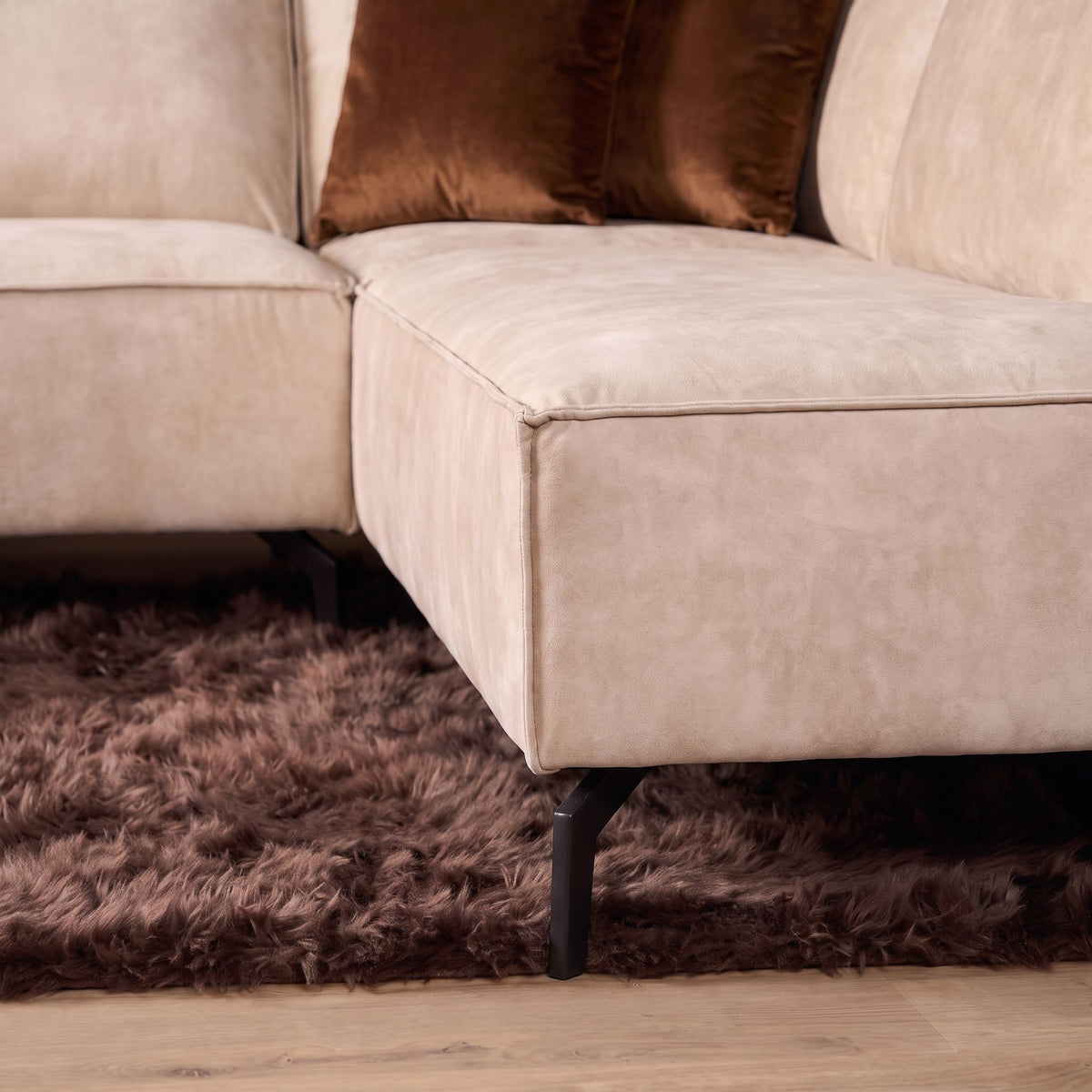 Hoekbank Floris velvet beige, detail van het materiaal