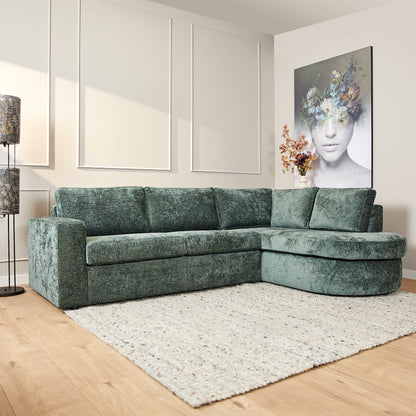 Hoekbank Alma groen, vooraanzicht in een interieur