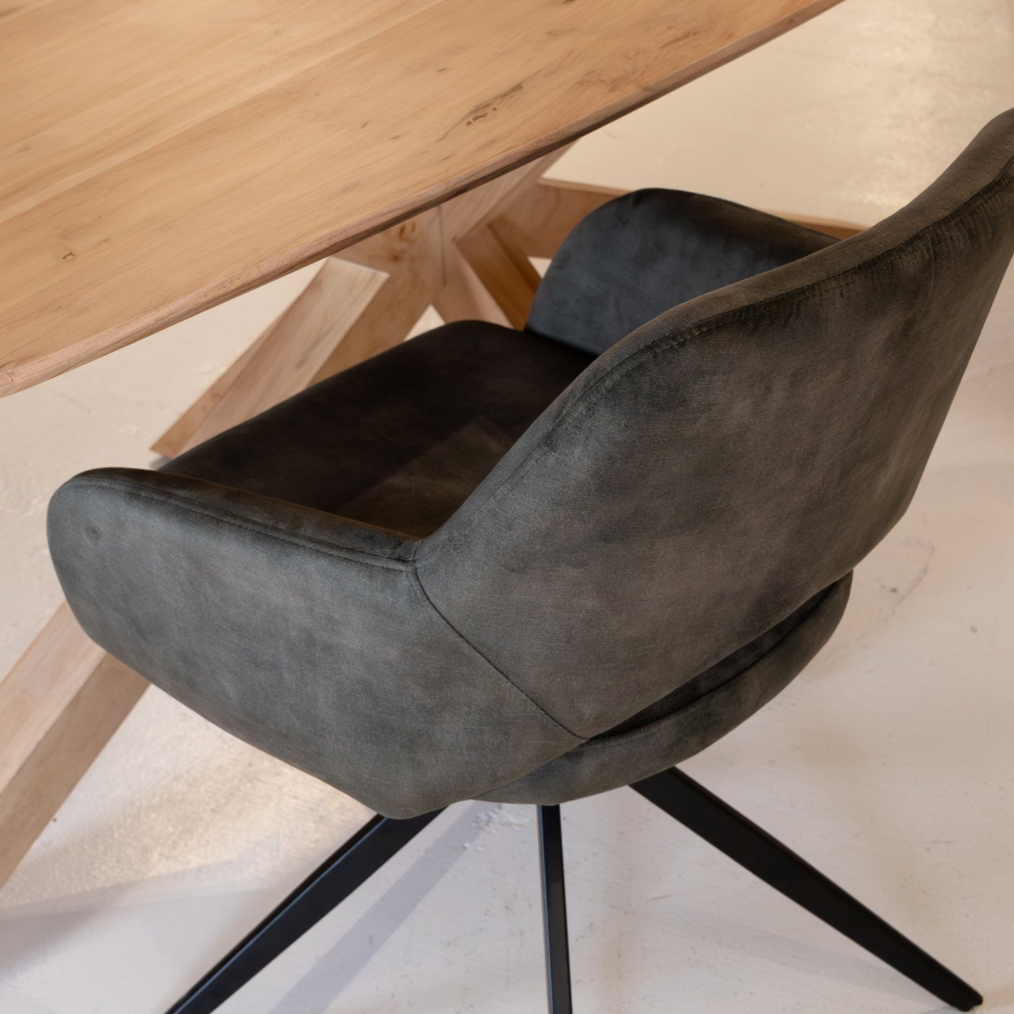 Eetkamerstoel Evi | Magazijn leegverkoop