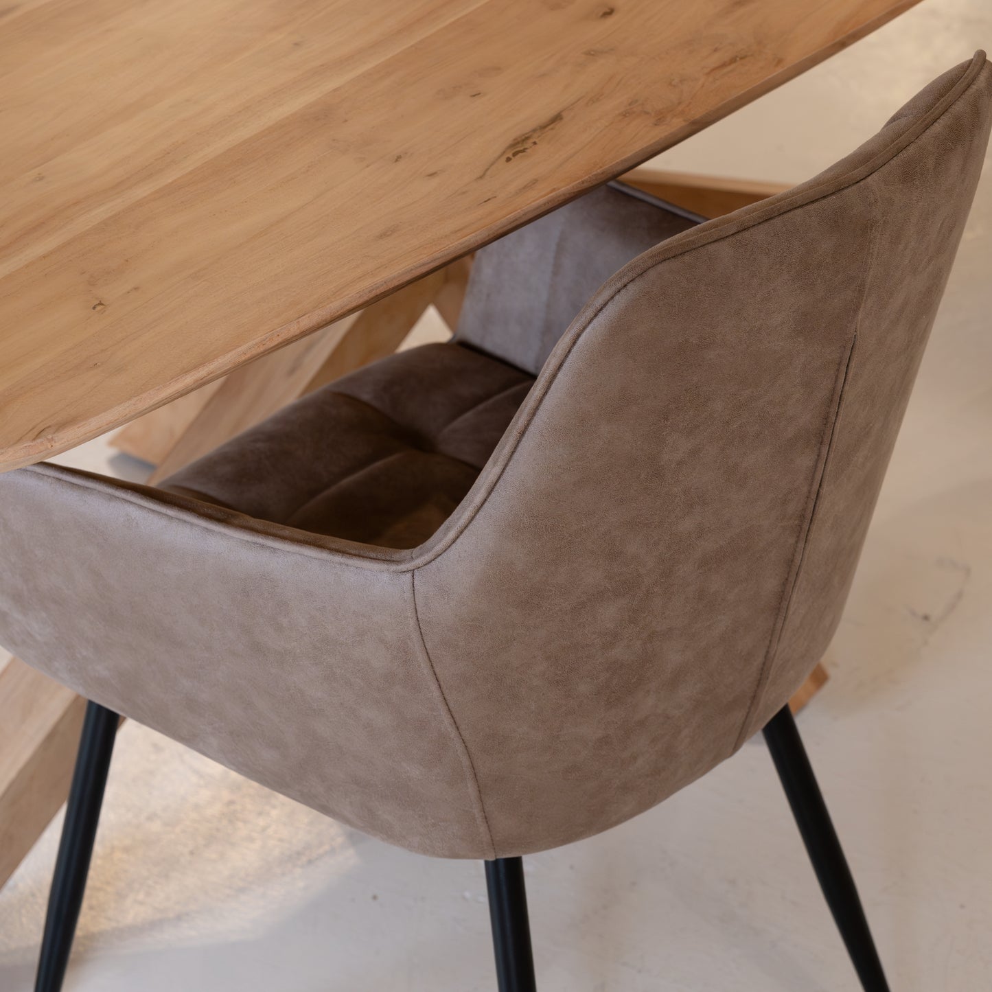 Eetkamerstoel Lynn | Micro Suéde Taupe