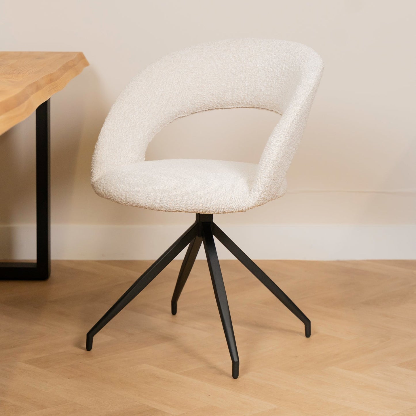 Eetkamerstoel Yara | Bouclé | Magazijn leegverkoop