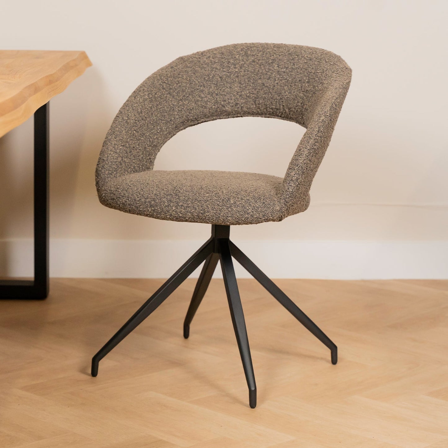 Eetkamerstoel Yara | Bouclé | Magazijn leegverkoop