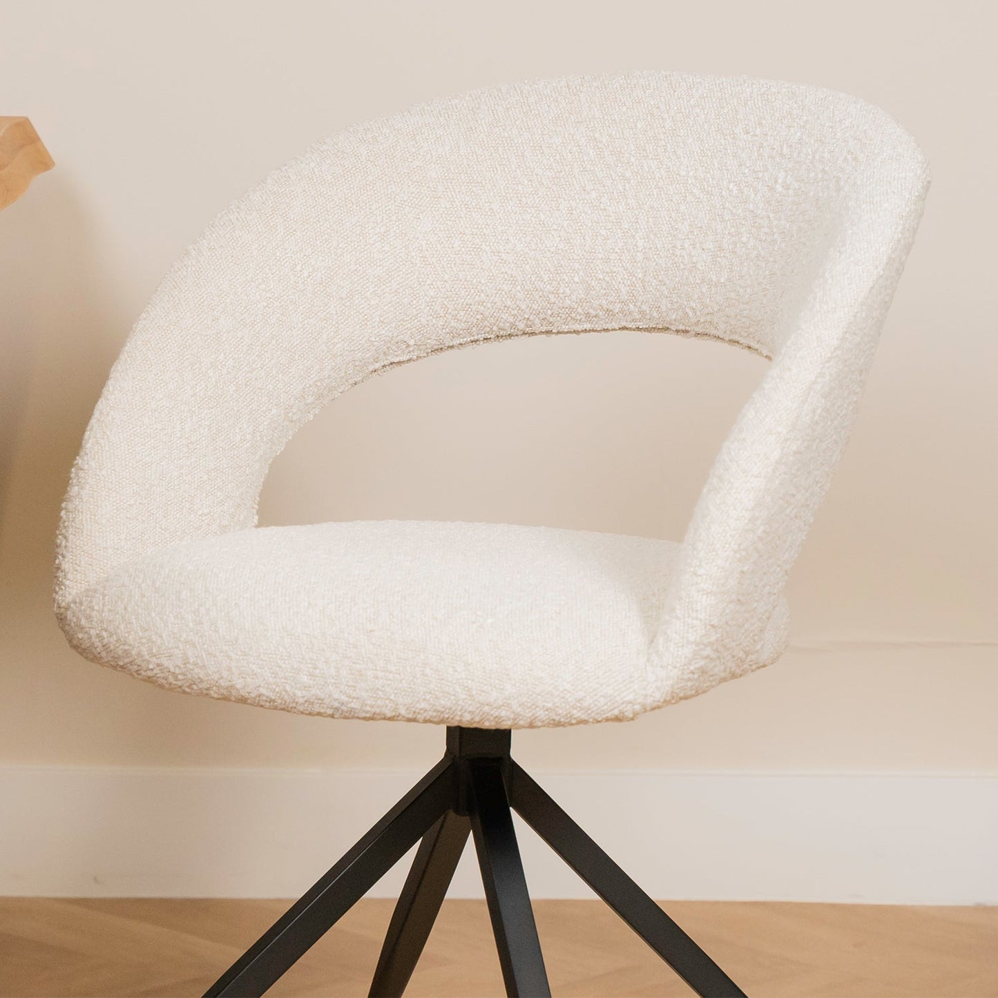 Eetkamerstoel Yara | Bouclé | Magazijn leegverkoop