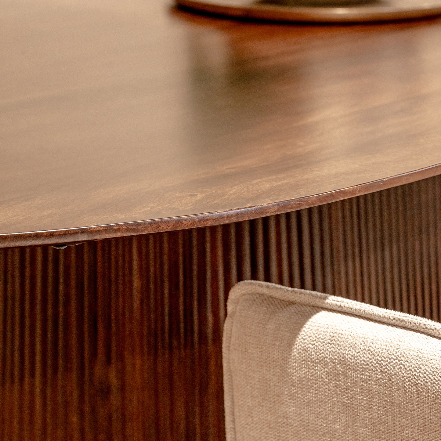 Eettafel Salvator | Ovaal | Walnoot Mangohout