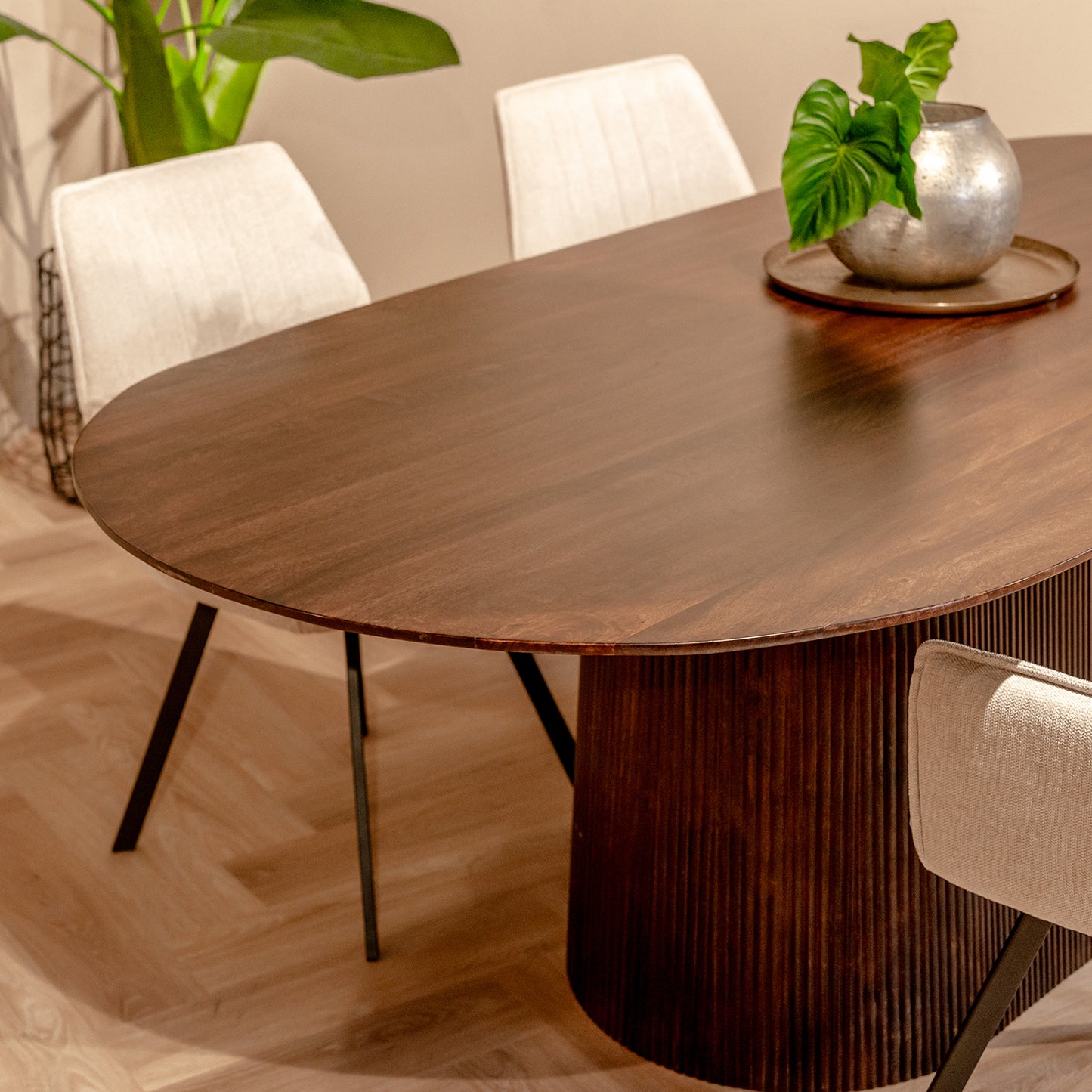 Eettafel Salvator | Ovaal | Walnoot Mangohout