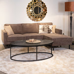 Hoekbank Derby bruin ribcord longchair l+r, vooraanzicht in een interieur