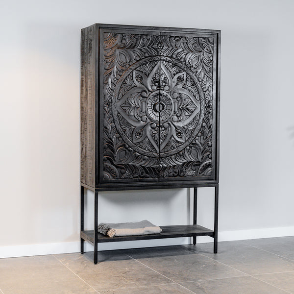 Kabinet Carving