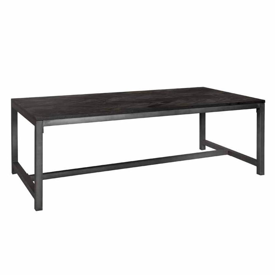 Eettafel Ziano, schuin vooraanzicht op witte achtergrond