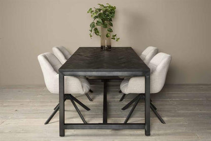 Eettafel Ziano, zijaanzicht in een interieur