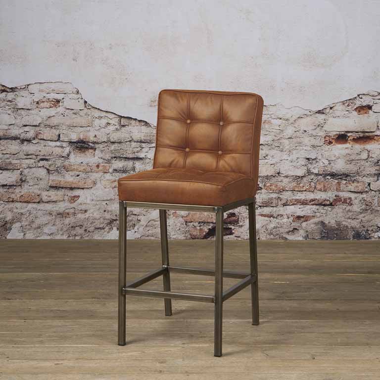 Barkruk Vasco fabric amazon cognac, vooraanzicht in een interieur
