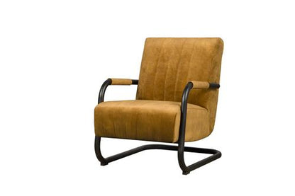 Fauteuil Riva velvet geel, schuin vooraanzicht op witte achtergrond