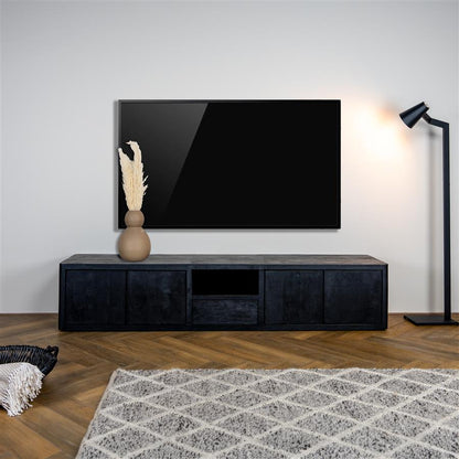 TV-meubel Tenna zwart mangohout, vooraanzicht in een interieur