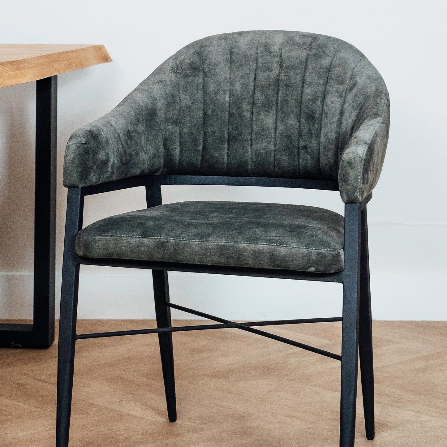 Eetkamerstoel Saar | Velvet | Magazijn leegverkoop