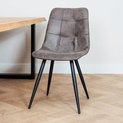 Eetkamerstoel Peak steel, vooraanzicht in een interieur