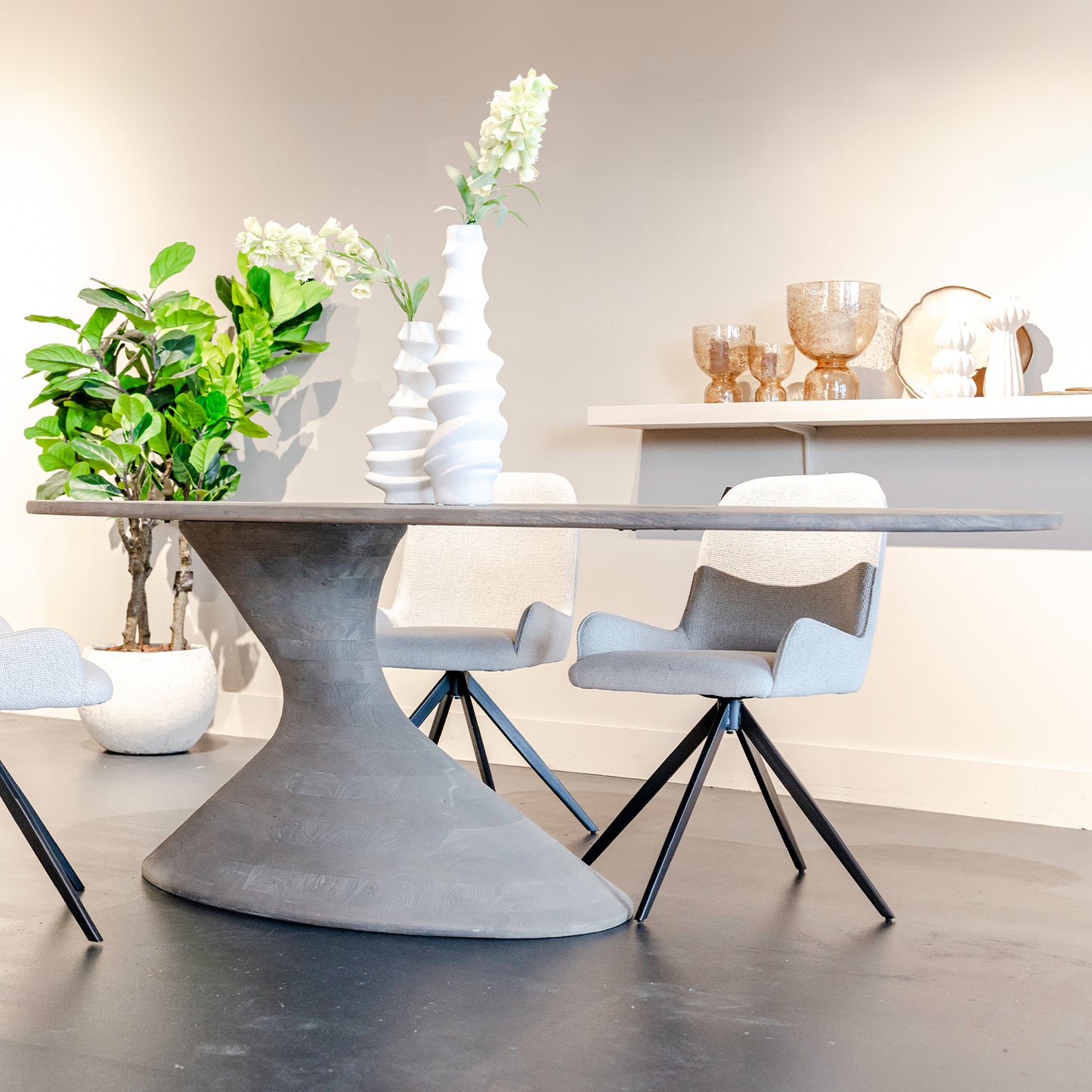 Eettafel Nemo | Grijs Mangohout