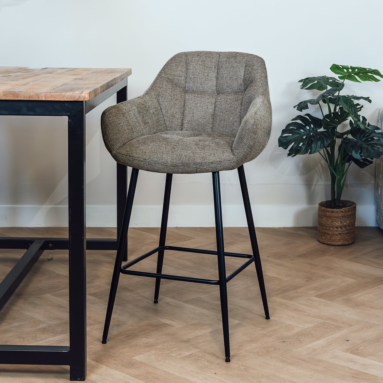 Barkruk Cas | Horecahoogte  | Beige — Algemene Sfeerfoto