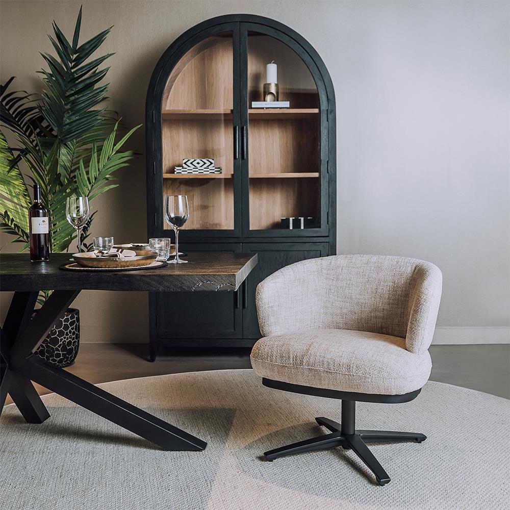 Eetkamerstoel Perca beige stof in een interieur