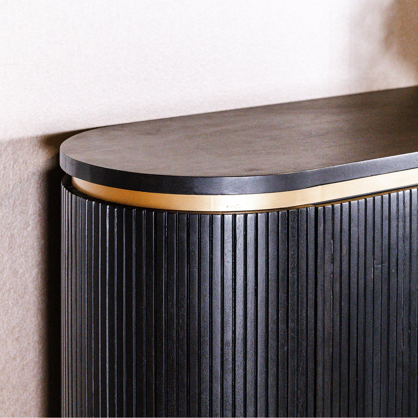 Barkast Rivello | Zwart Mangohout