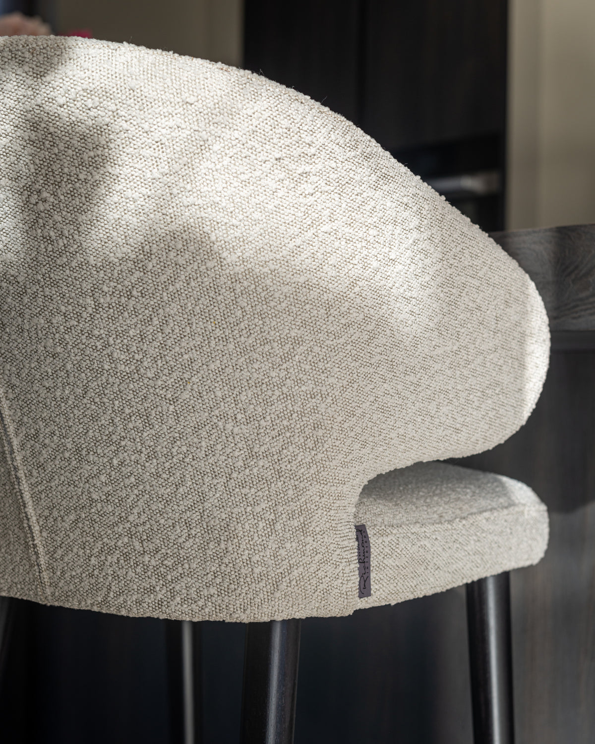 Barstoel Indigo wit bouclé, detail van het materiaal
