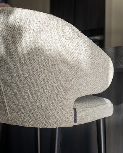 Barstoel Indigo wit bouclé, detail van het materiaal