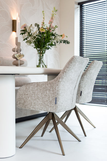 Eetkamerstoel Lisonne beige chenille, detail van het materiaal