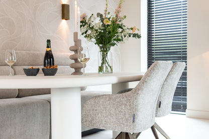 Eettafel Bloomstone organisch, detail van het materiaal