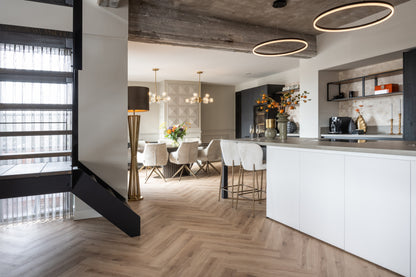 Eettafel Luxor eikenhout in een interieur