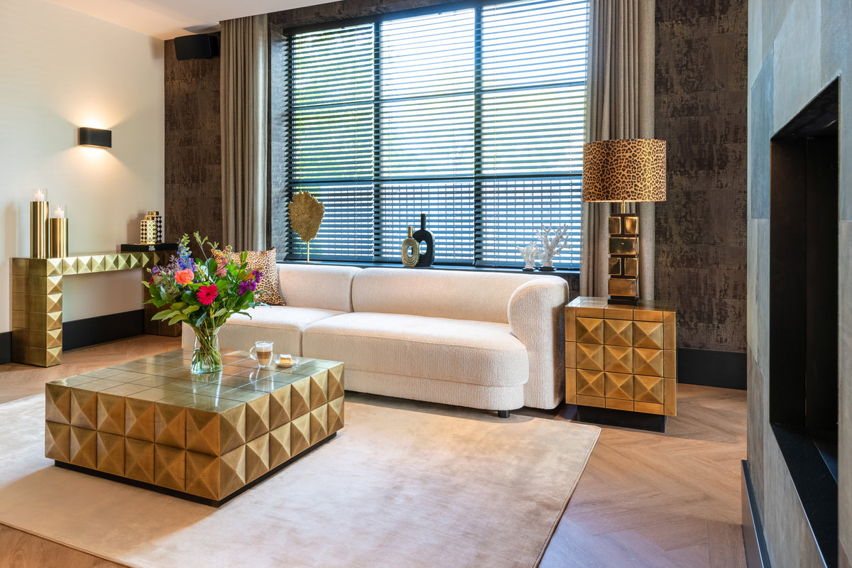 Nachtkast Collada goud mdf in een interieur