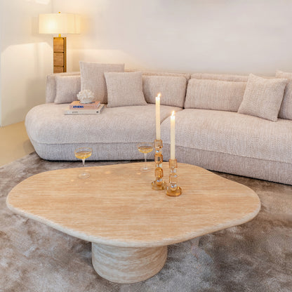 Salontafel Fictus beige metaal, schuin vooraanzicht in een interieur