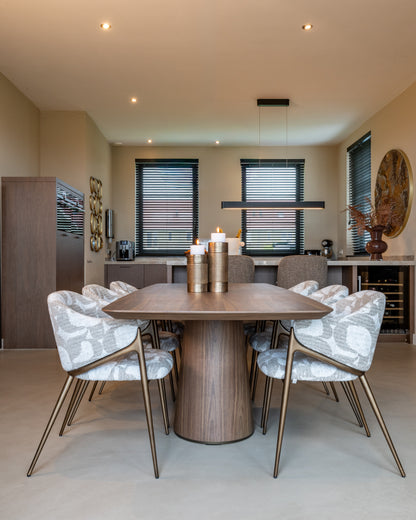 Eettafel Windsor walnoot mdf 230 cm in een interieur
