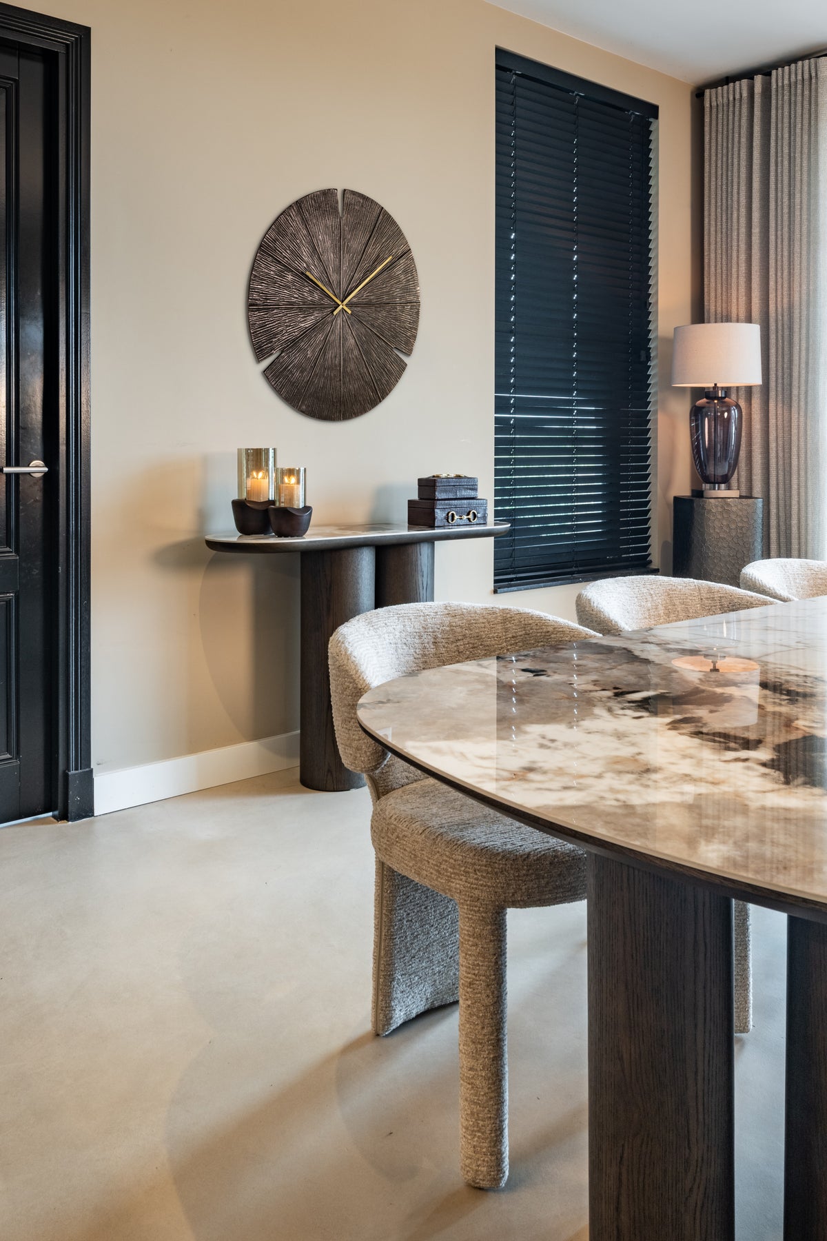 Sidetable Langford bruin mdf in een interieur
