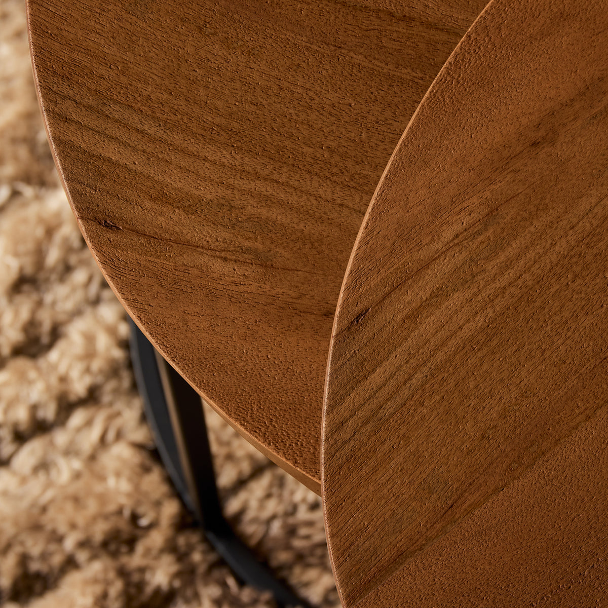 Salontafel Madison naturel mangohout, detail van het materiaal
