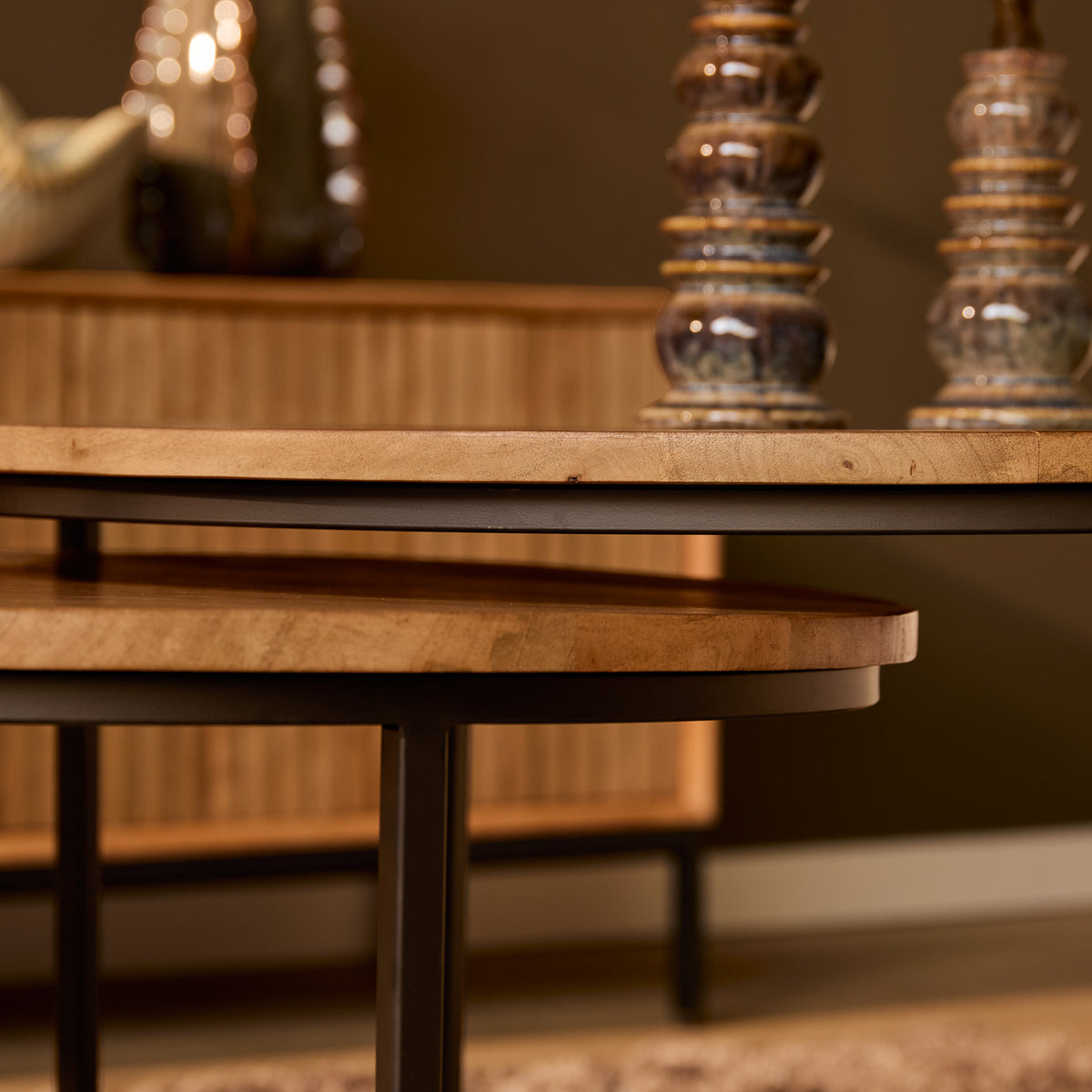 Salontafel Madison naturel mangohout, detail van het materiaal