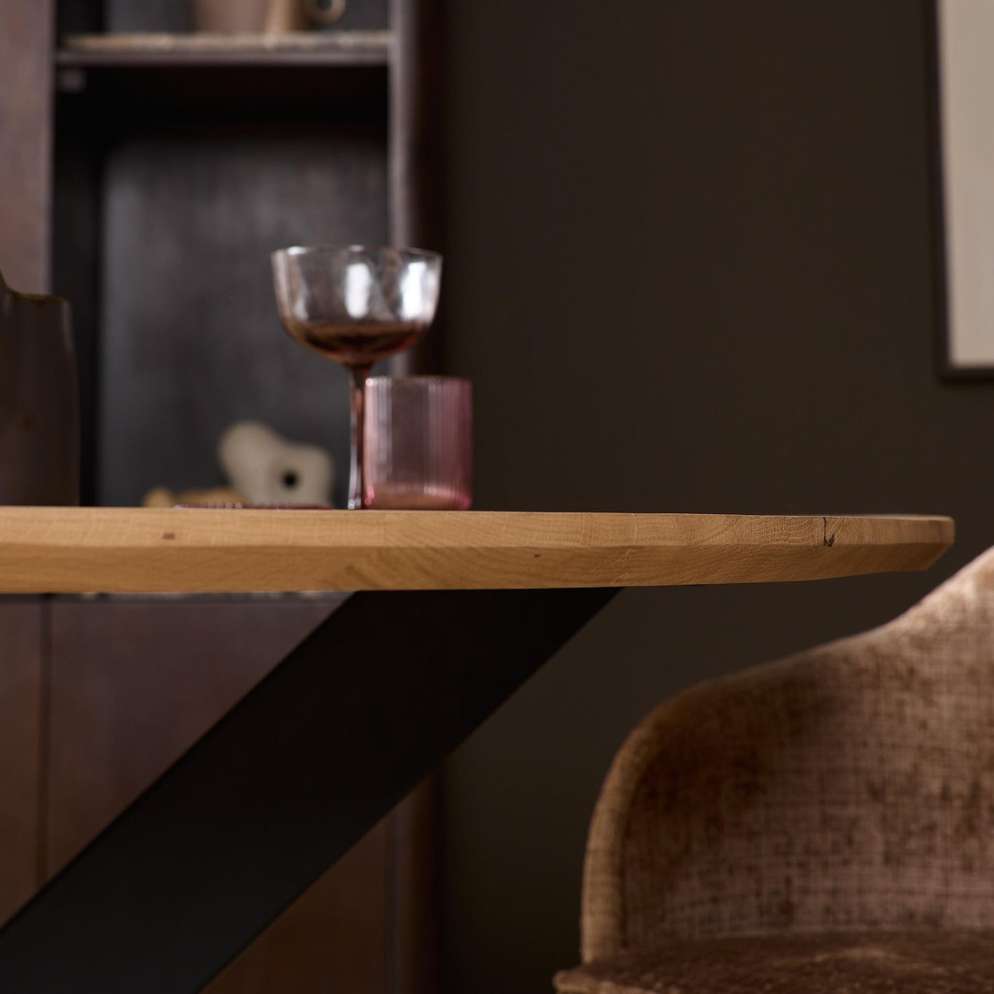Eiken eettafel Ferris Rond | Zwart Onderstel | Naturel