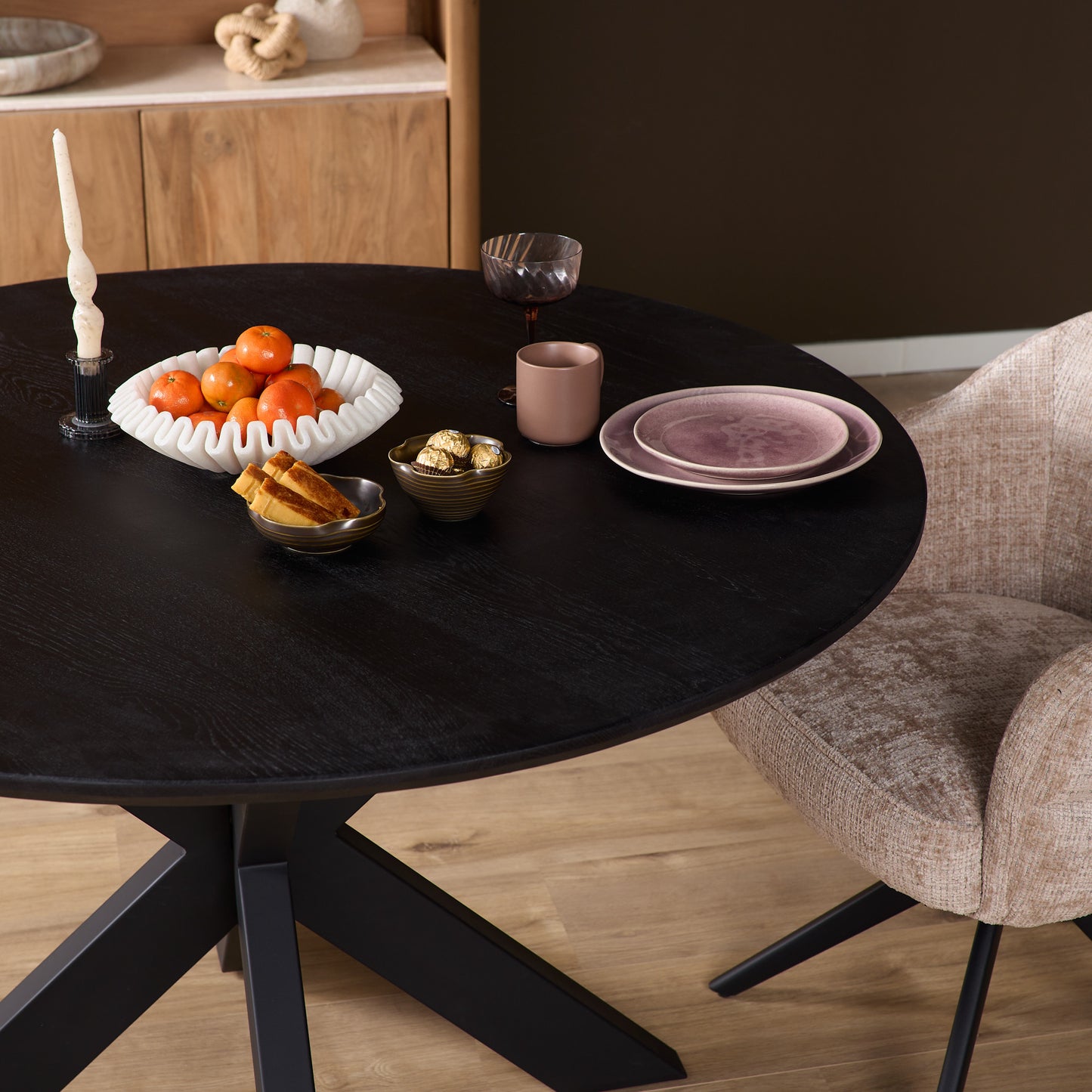 Eiken eettafel Ferris Rond | Zwart Onderstel | Zwart