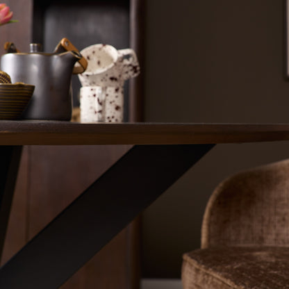 Eiken eettafel Ferris Rond Bruin | Zwart Onderstel | Onderstel Zwart
